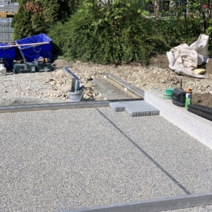 Splittplanie-Verbundsteine-Sickersteine-ACO-Rinne