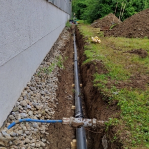 Einbau-Dachwasserleitung-PE-Rohr