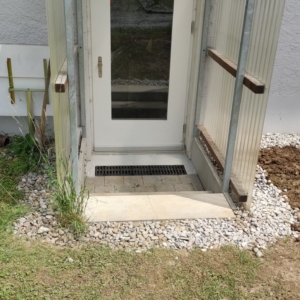 Treppenabgang-Wasserrinne-Sickerkies