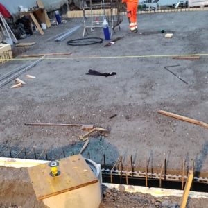 Fundament-gedaemmt-Anbau-Bewehrung