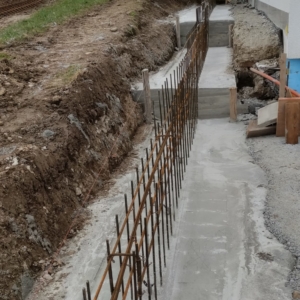 Fundament-Absaetze-Stuetzmauer